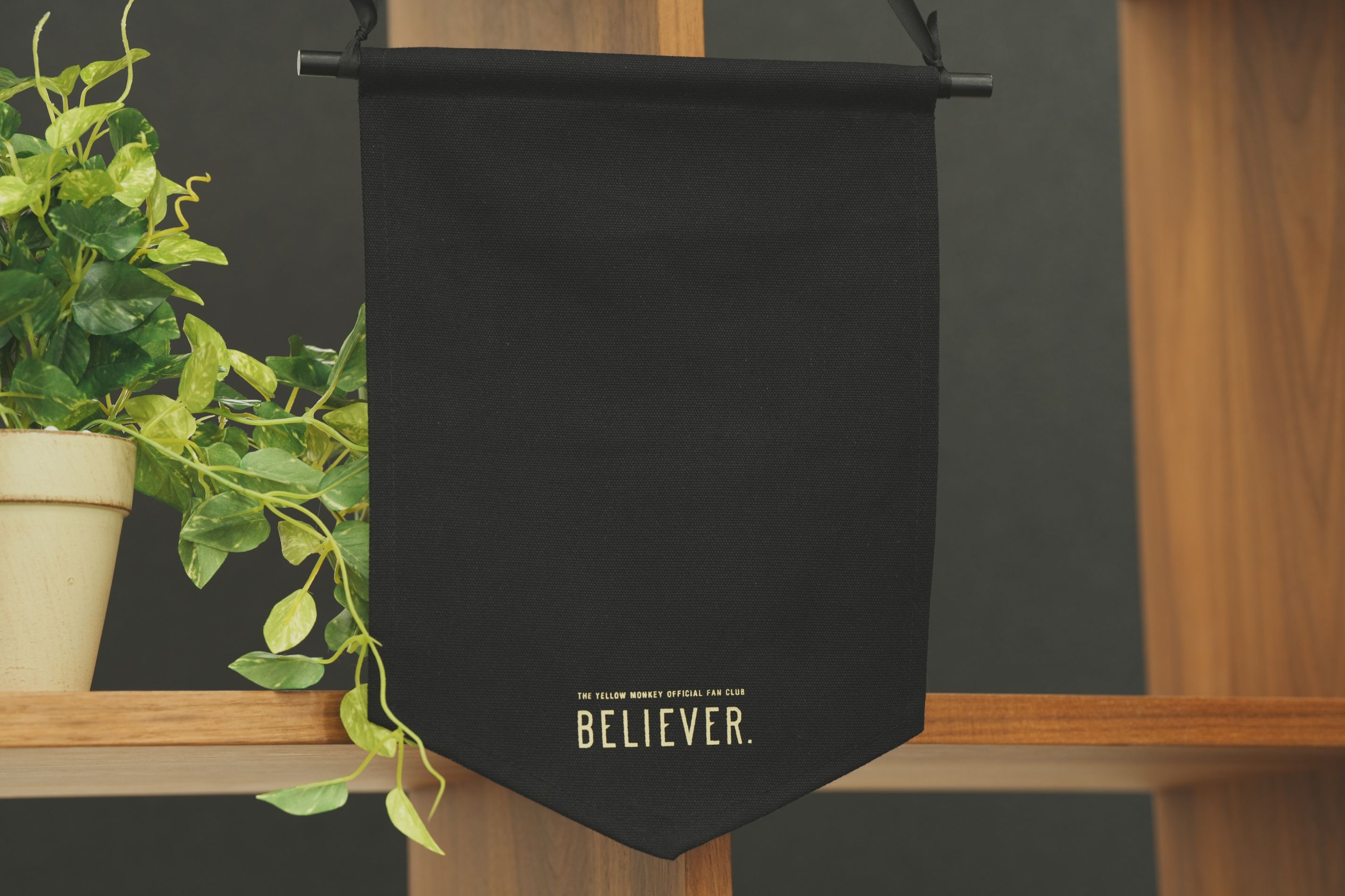 BELIEVER.オリジナルピンズタペストリー